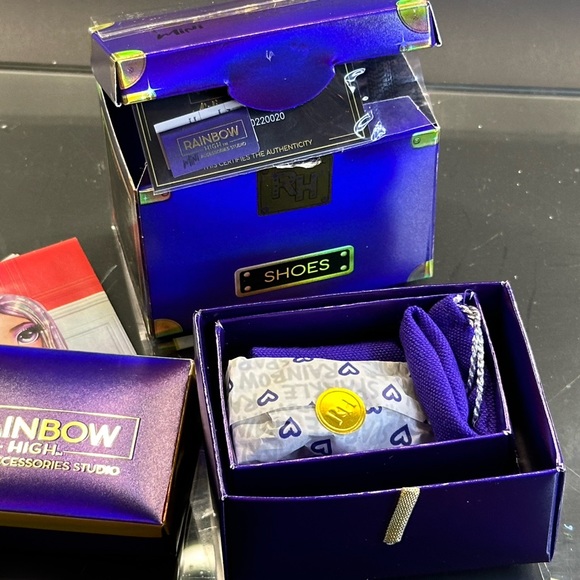 Rainbow High Mini Accessories Studio Violet Willow Crystal High Heels Doll Shoes - Picture 4 of 10